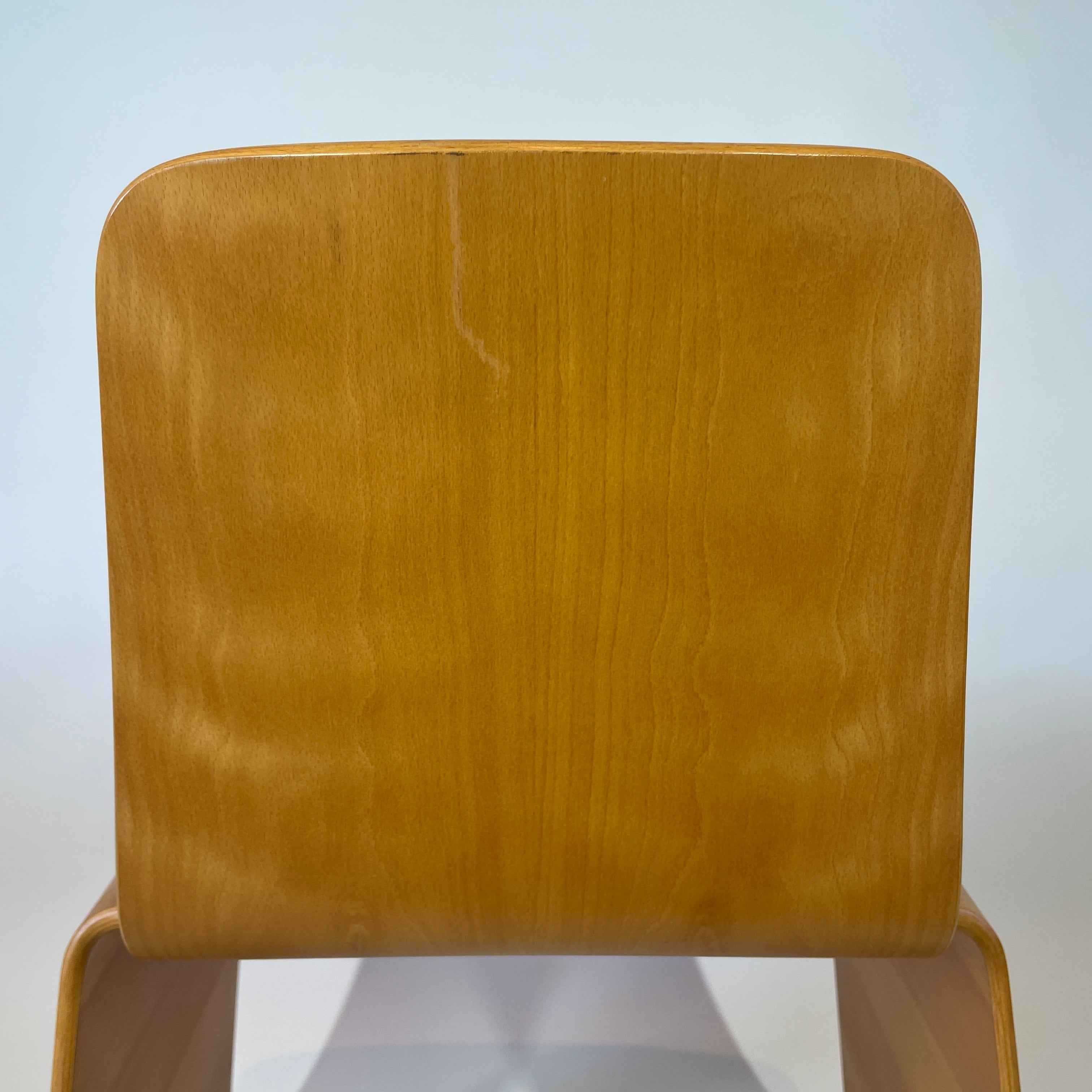 NXT chair by Peter Karpf | KOHSEKI