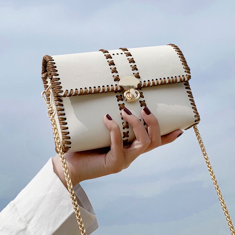 シックなチェーンスモールバッグウエスタンスタイルの女性バッグ2020人気の新しい流行のファッションメッセンジャーバッグワイルドシングルショルダースモールスクエアバッグ 手作りハンドバック6827262394