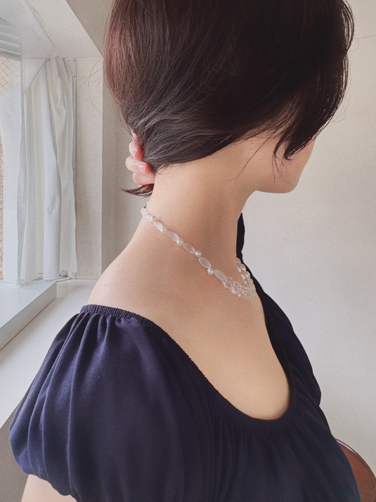 GLASS NECKLACE