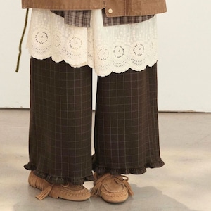 Casual wool pants with ruffled hems <2colors>