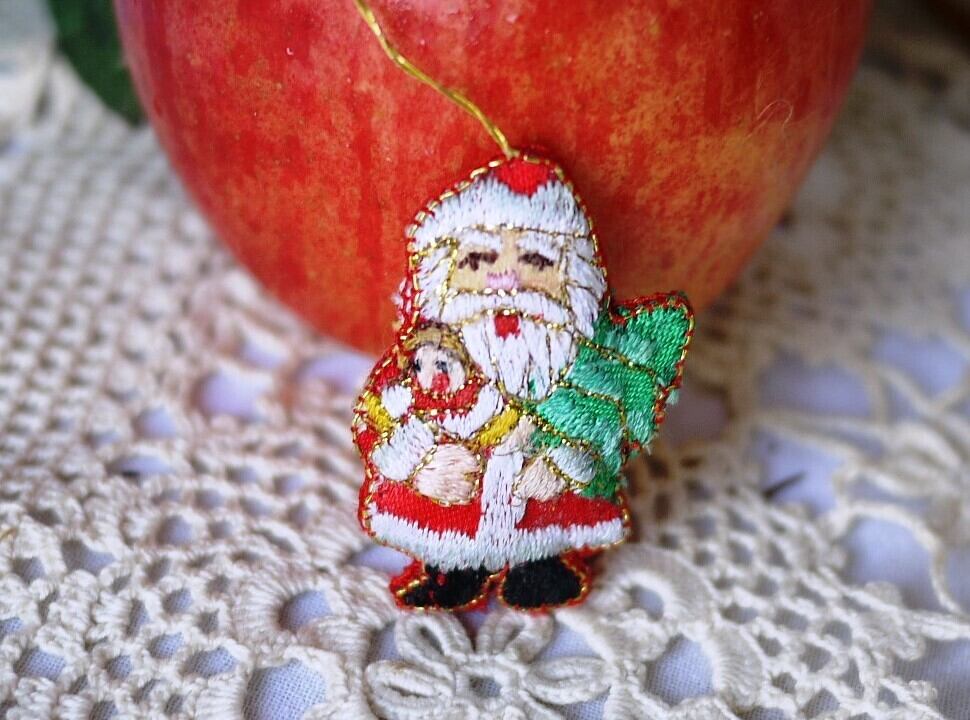 刺繍のサンタクロース ドイツクリスマス