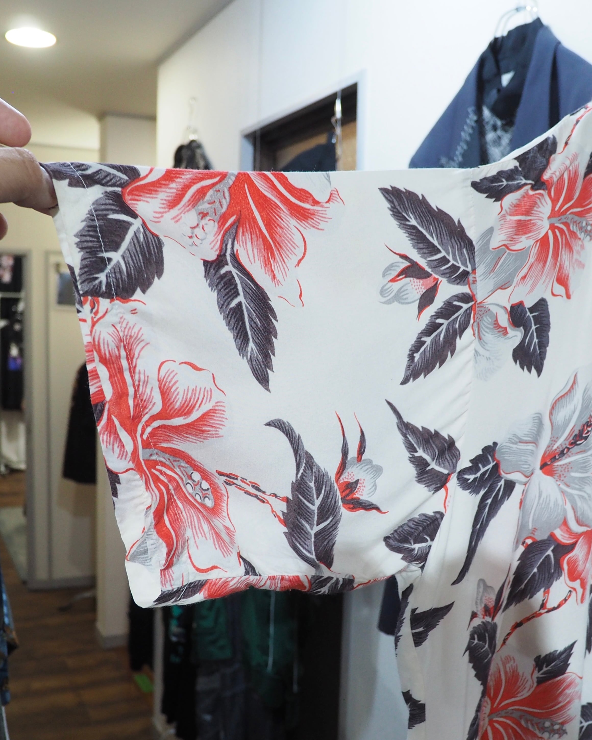 1980s " Reminiscence " Beautiful Flower all over pattern vintage Open collar shirt