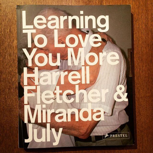 アートの本「Learning to Love You More／Harrell Fletcher、Miranda July」 - 画像1