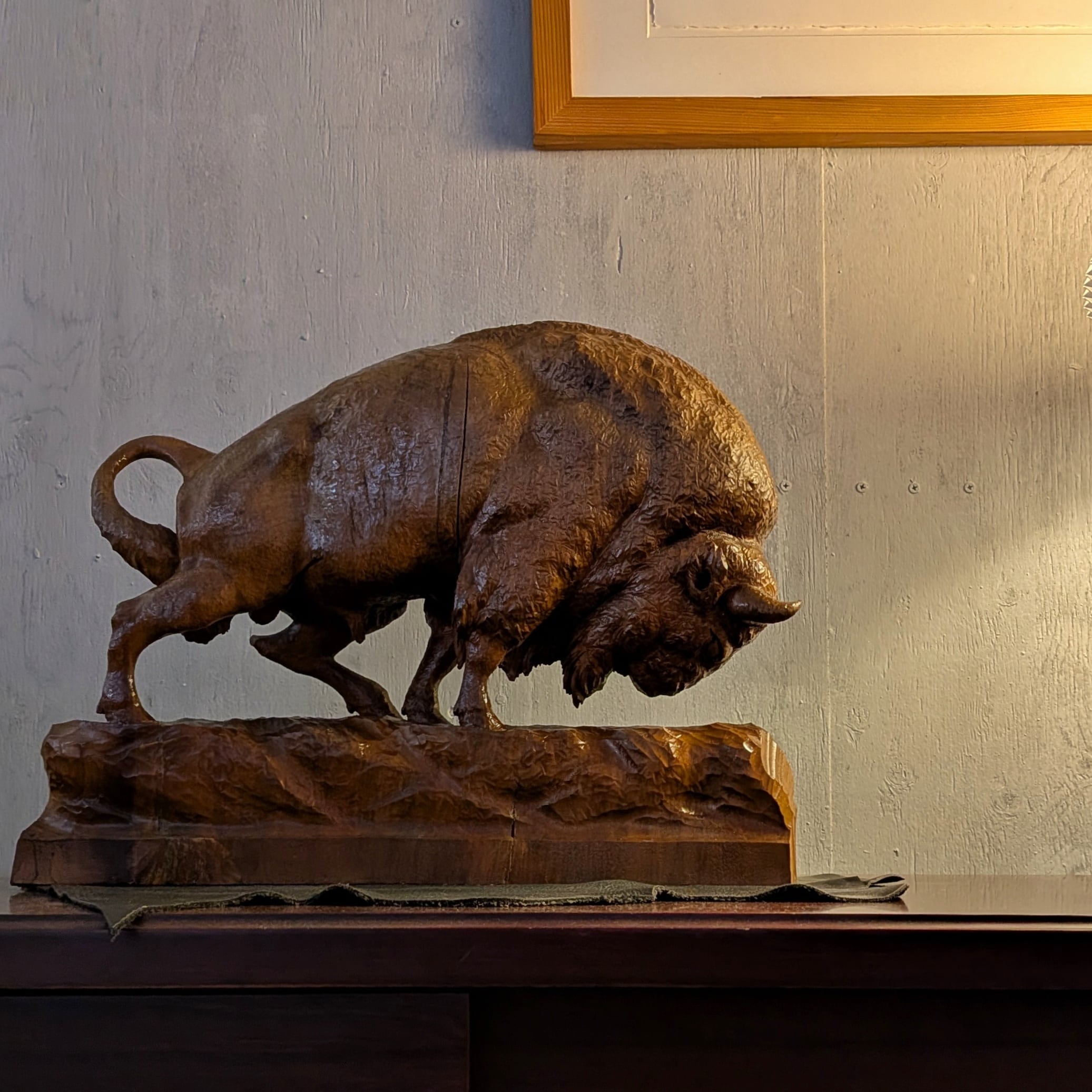 Hand Carved Wooden Bison Sculpture 木彫 バイソン ヴィンテージ