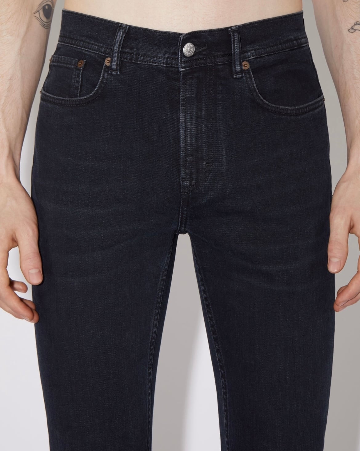 Acne Studios Men】スリムフィットジーンズ(NORTH BLUE BLACK
