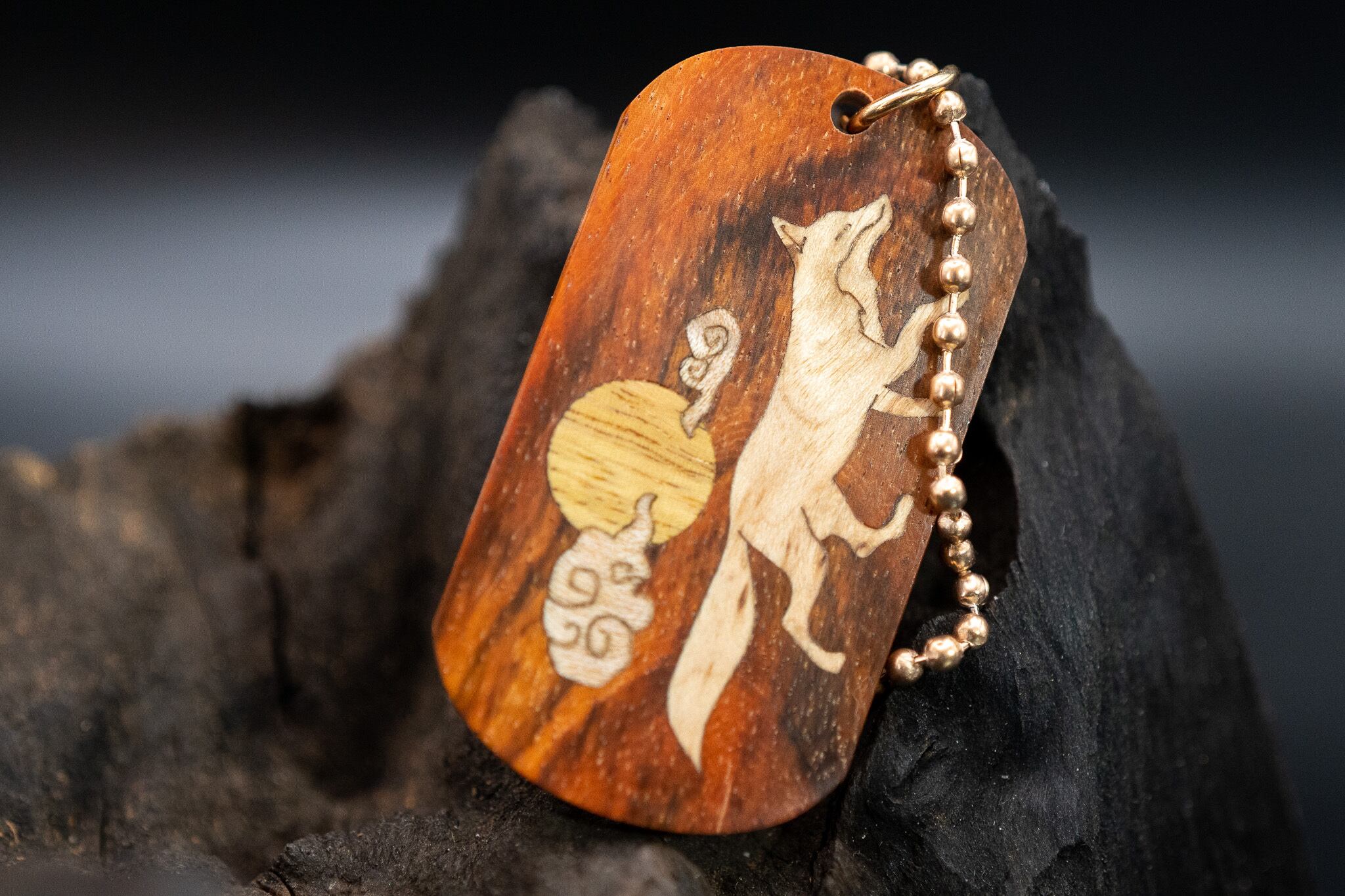 【21世紀最高峰の材】サイアミーズローズウッド ドッグタグ 象嵌 十五夜きつね