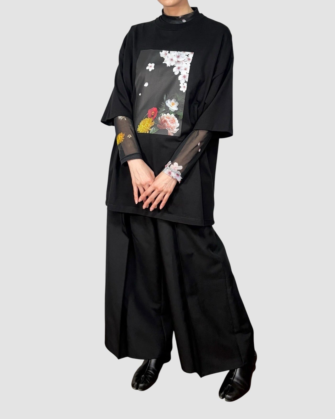 袴風脇開きパンツ Hakama wide-legged pants with buttoned side