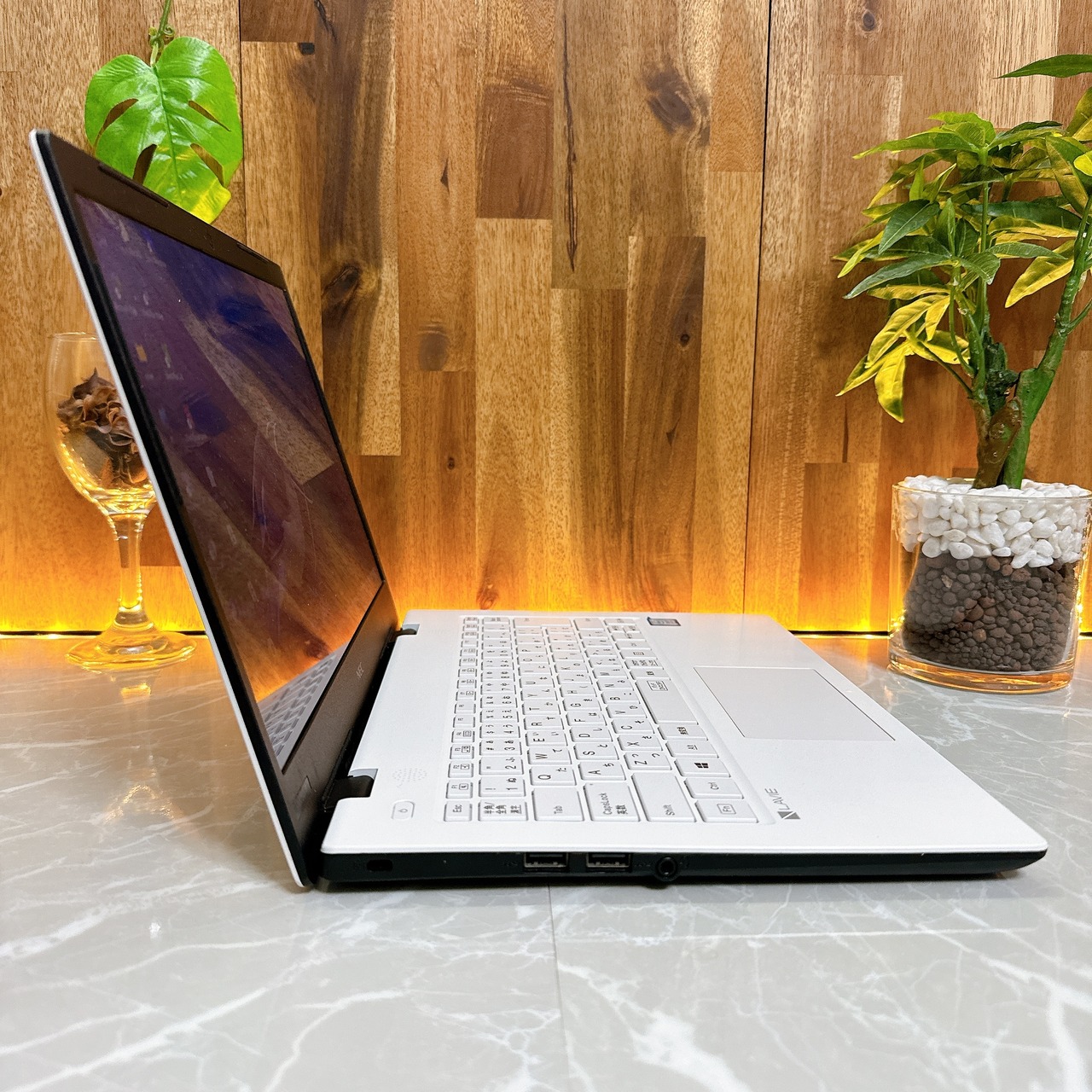 人気 NEC LAVIE HM750/P/Core i7/SSD512GB/メモリ8GB/ノートパソコン