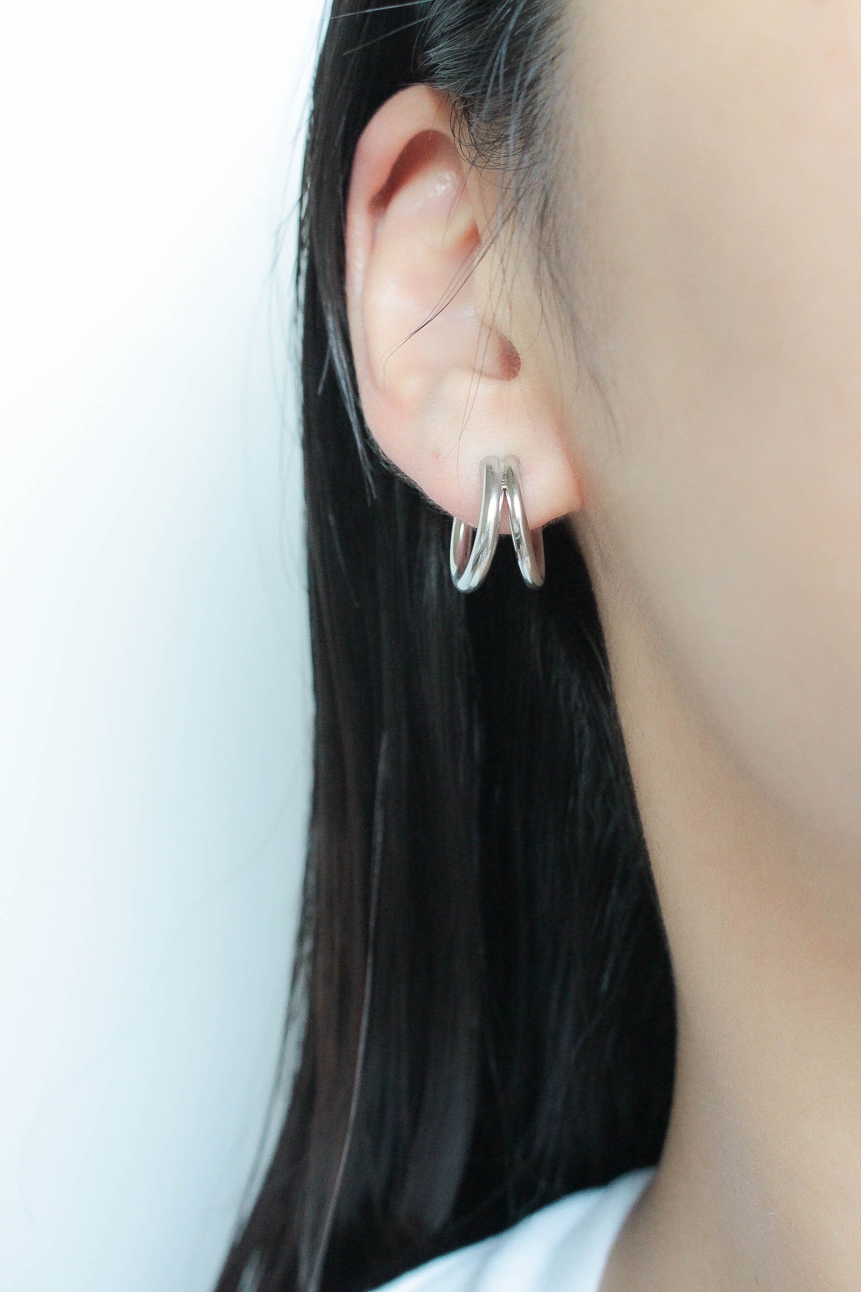 ソフィーブハイ ピアス ダブルフープ 片耳 Double Hoop Earring | 金属アレルギー対応のアクセサリー ebine