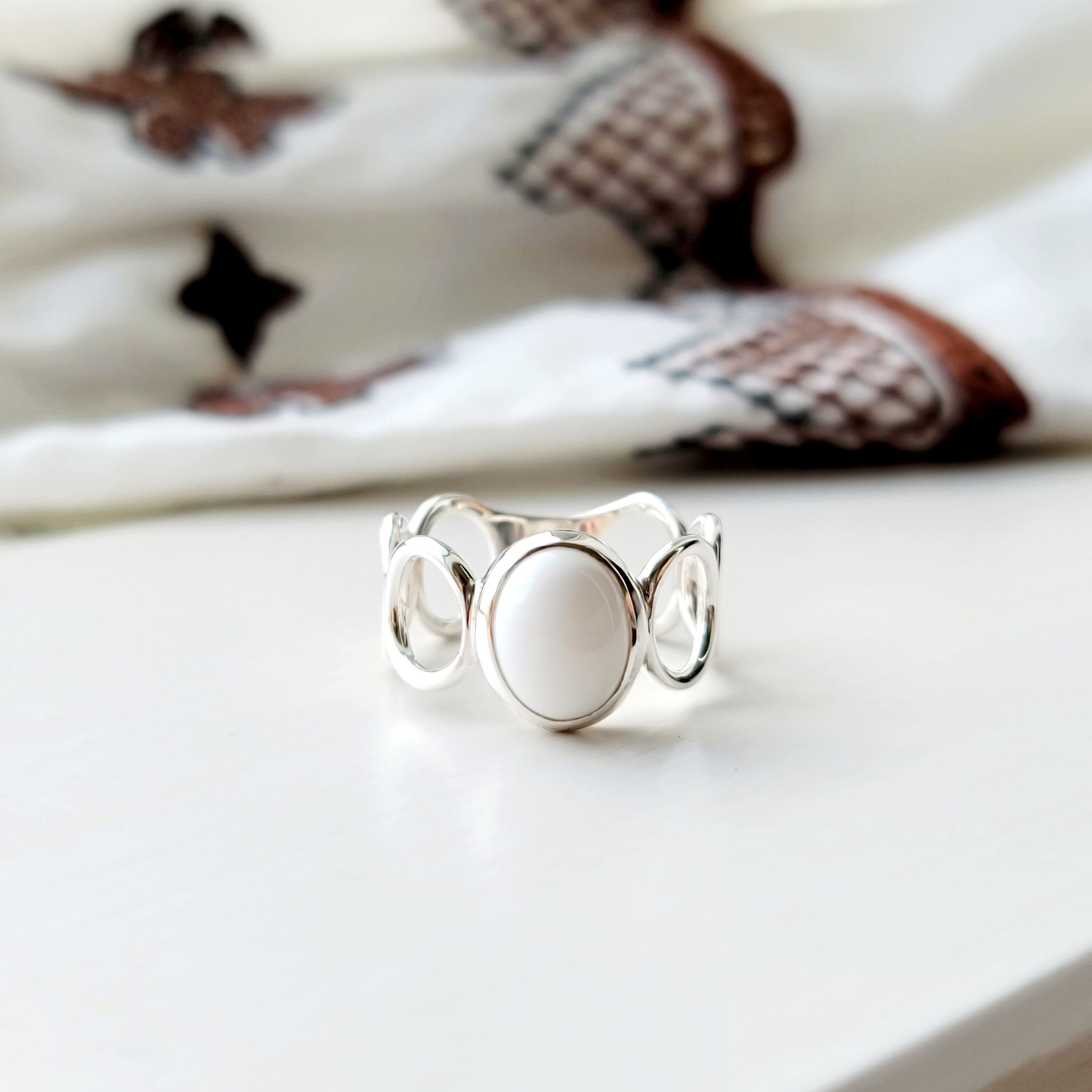 ホワイトオニキス 10＊8mm シルバーリング(送料無料)H-182S