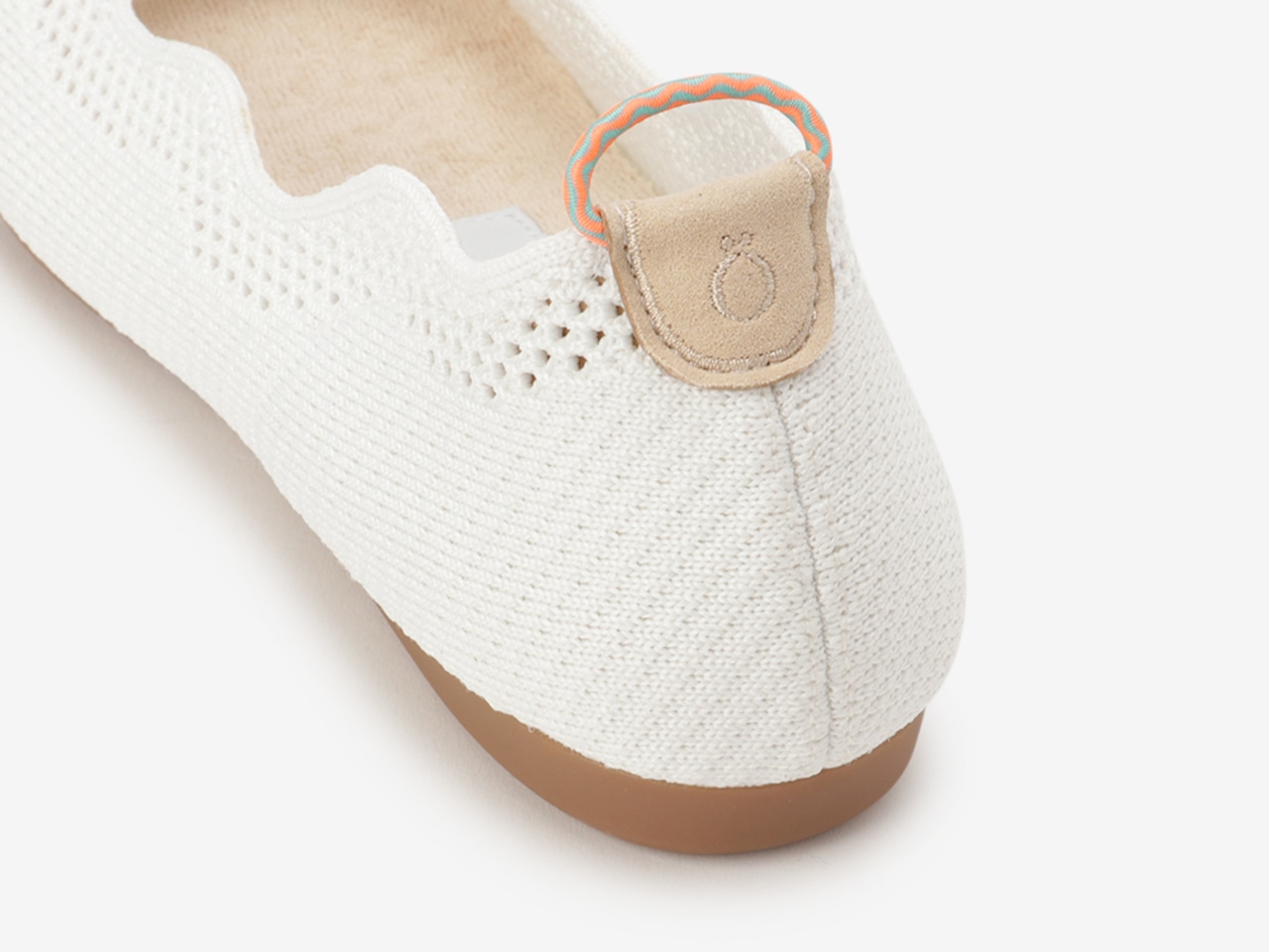 pointed-CROWNP MESH / WHITE