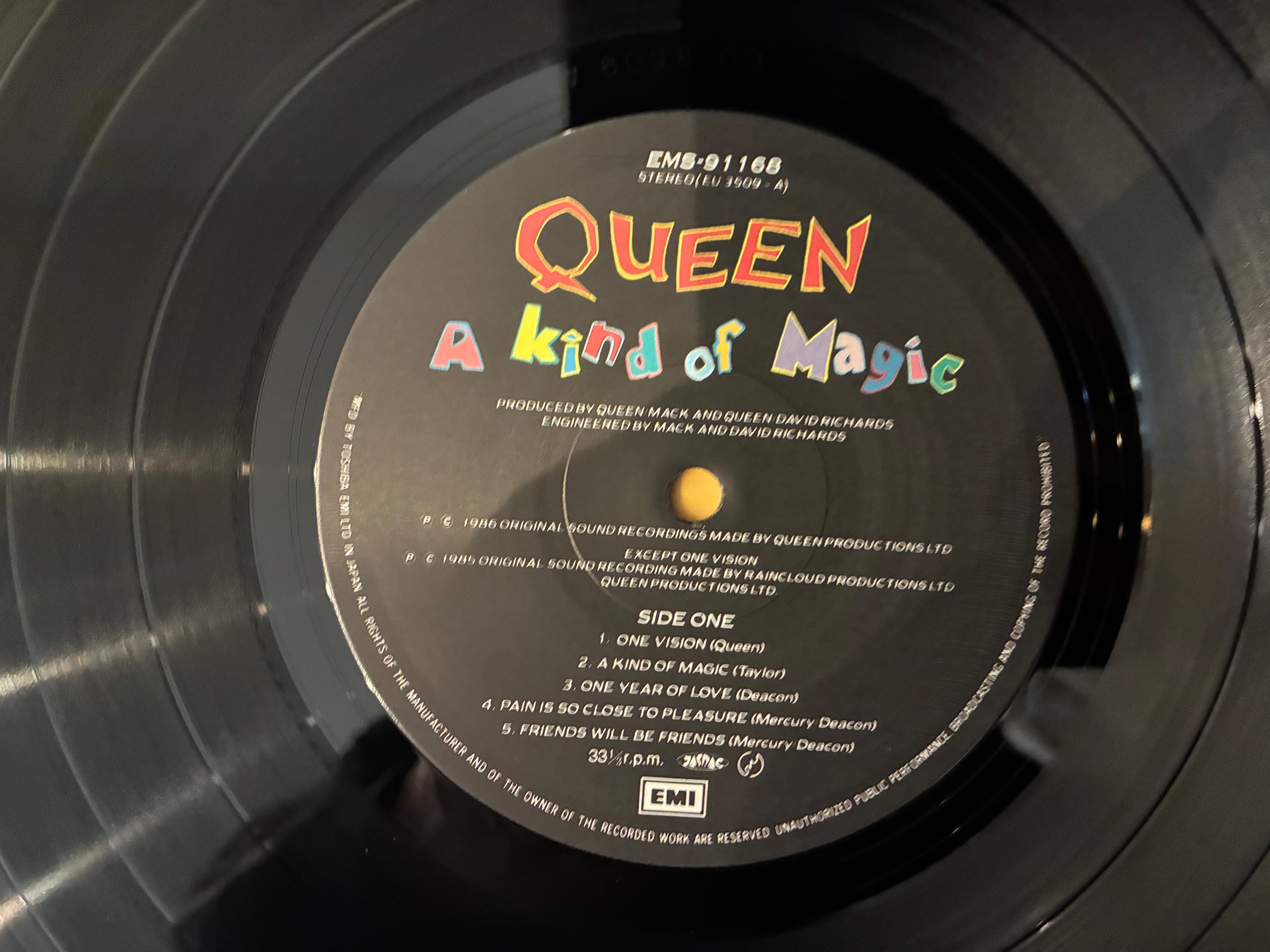 QUEEN / A KIND OF MAGIC | sixteen records (シックスティーンレコード)