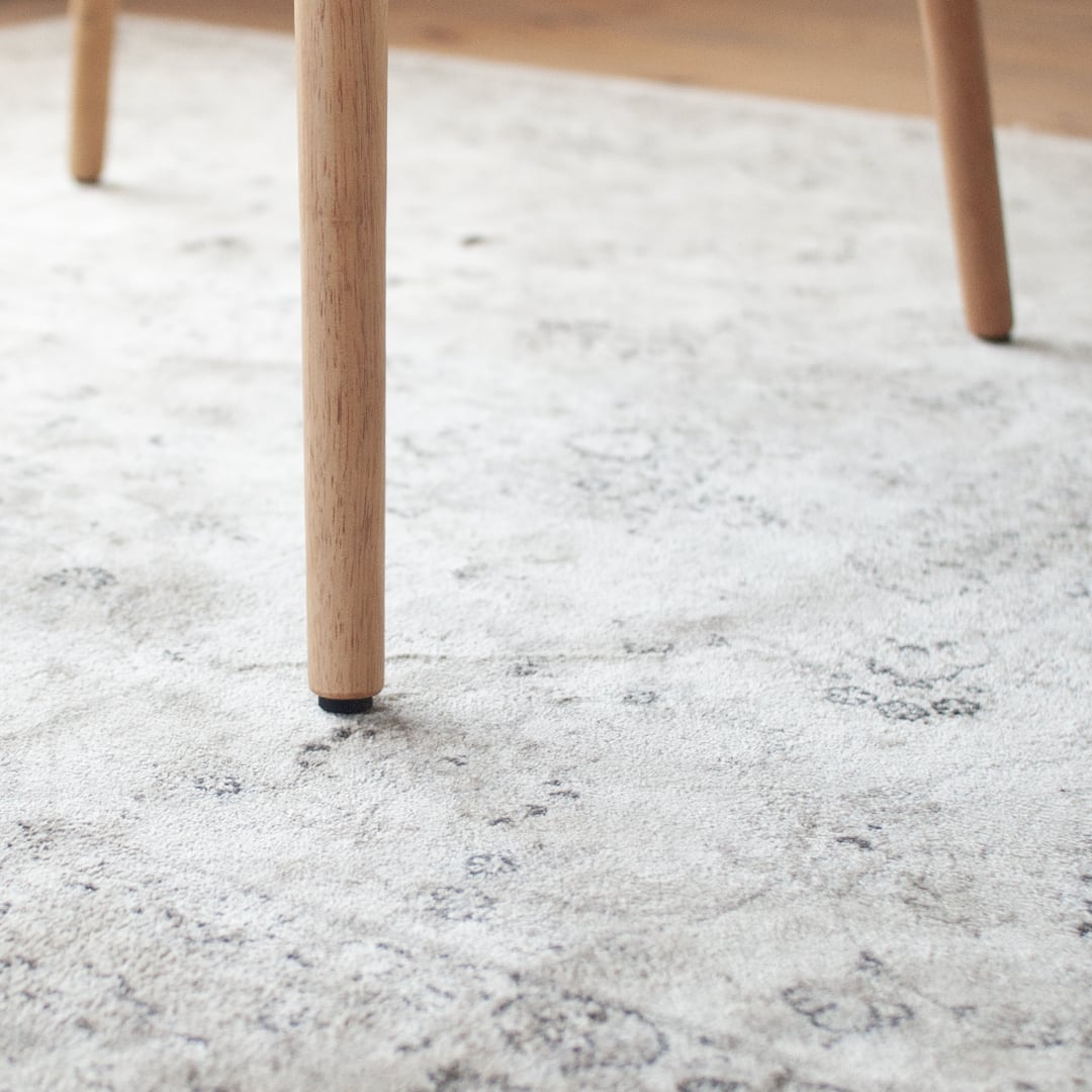 オーク材の3本足ラウンドダイニング［3サイズ 70cm 80cm 90cm] セミ