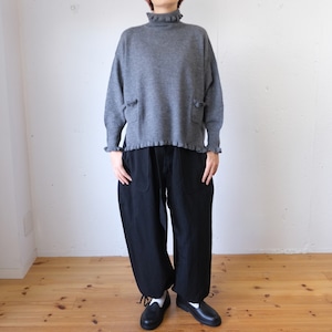 TOWAVASE(トワヴァーズ)Volant turtle neck cashemere 1ply カシミヤ タートルネックセーター(グレー)