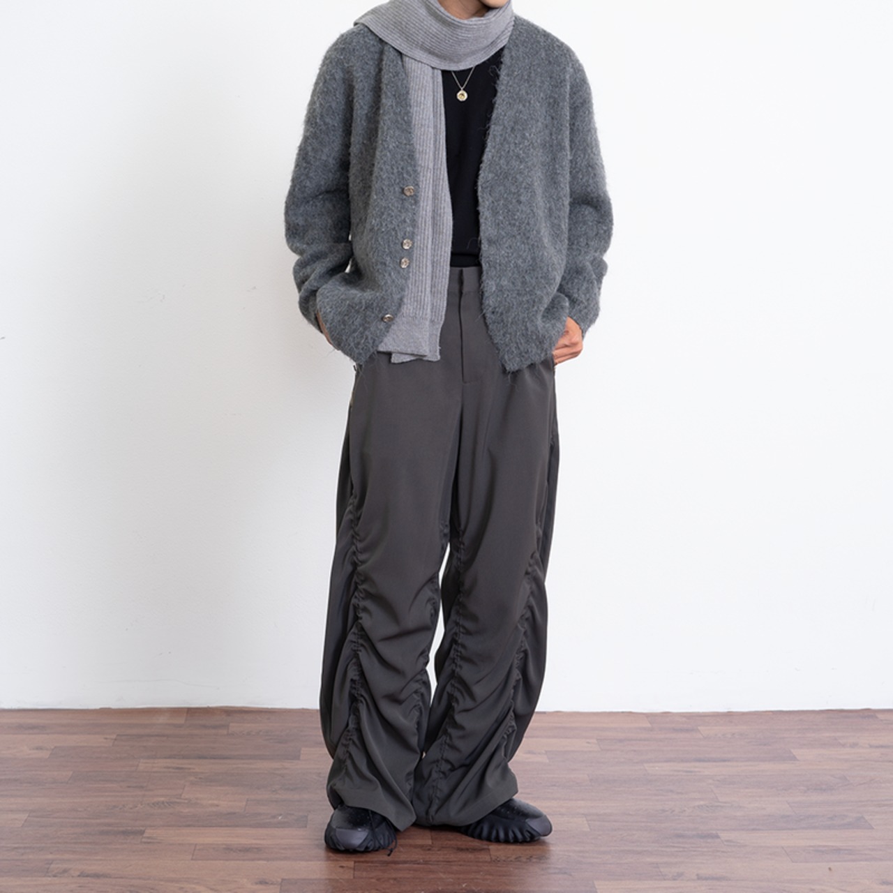 ボタンアクセントニットカーディガン　957