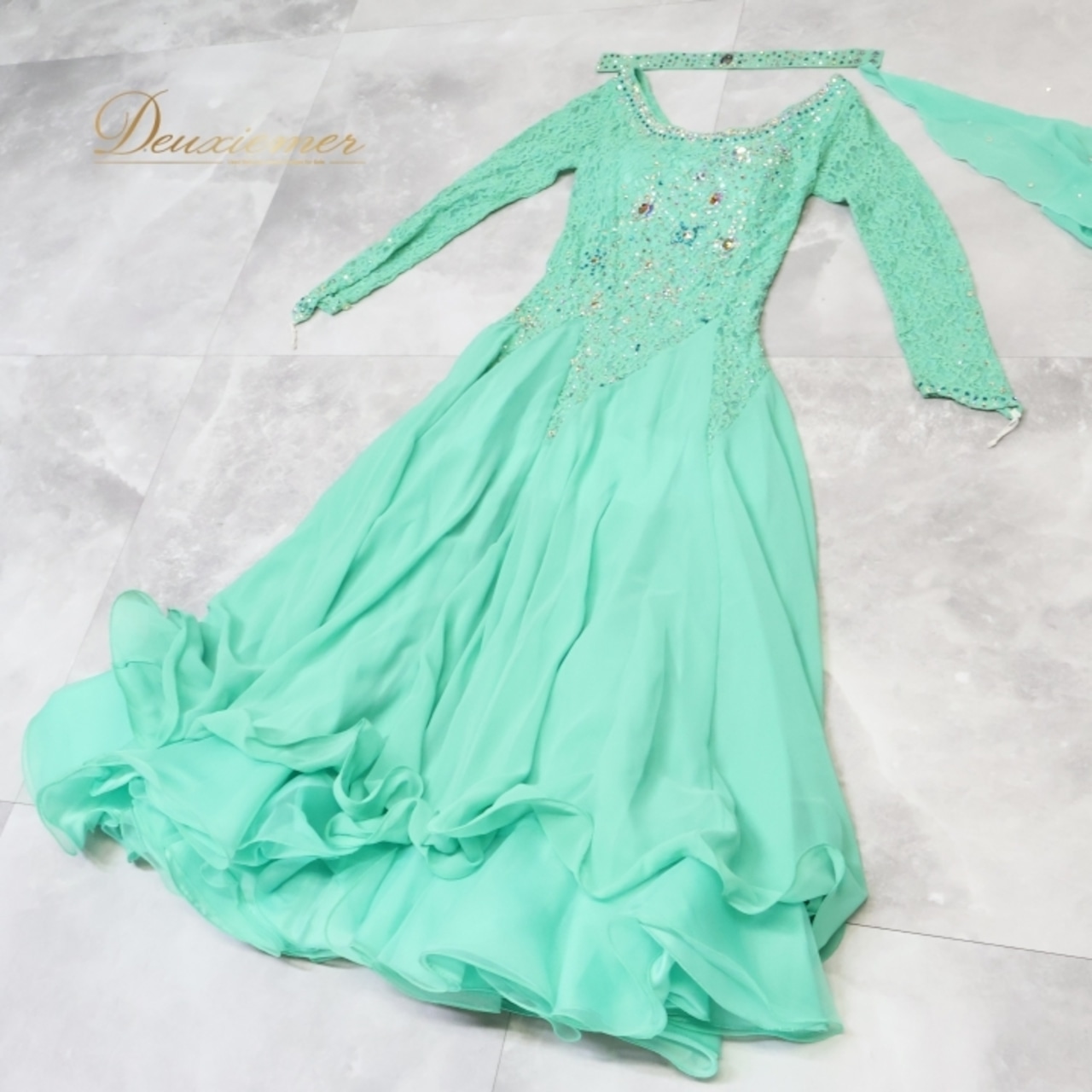 社交ダンス 衣装 スタンダードドレス ドレス ワンピース エメラルドグリーン 緑 黄緑 レース パーティ フリル 上品 綺麗 ダンス グリーン系 エレガント スカート フレア おしゃれ 優雅 パフォーマンス ダンスウェア 女性用