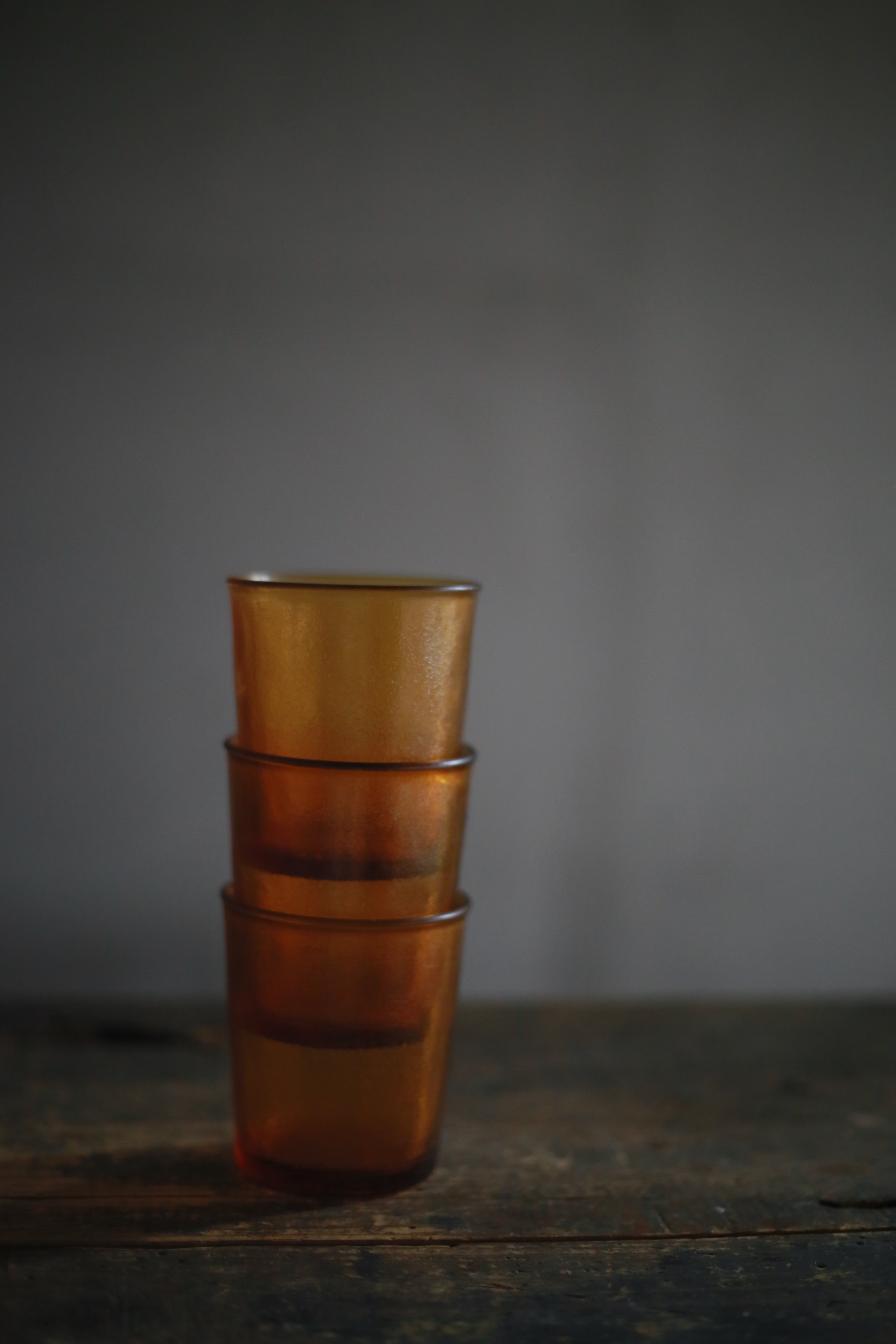 古いフランスのガラスカップ