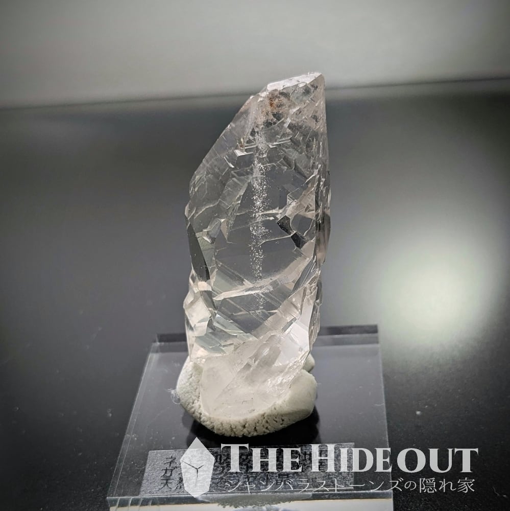 ヒマラヤ水晶オールドストック原石標本024 捻れてる？捻れてる、のか