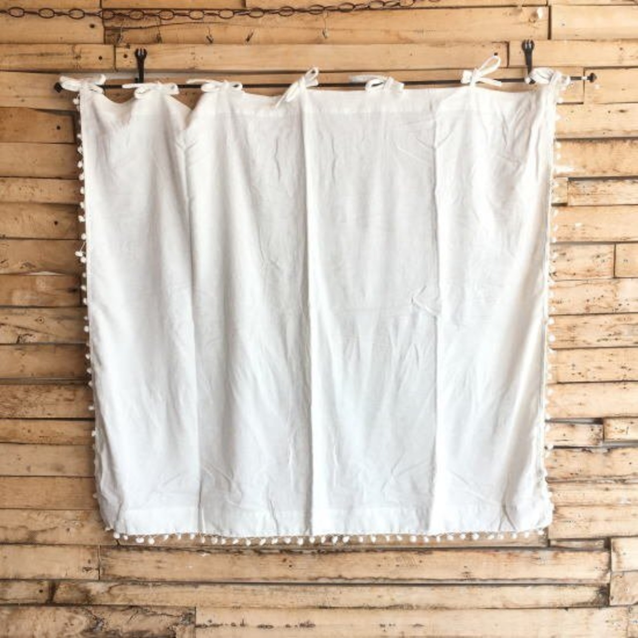 TOPANGA Homefurnishing　 コットンベルベットポンポンカーテン　W105xH100cm