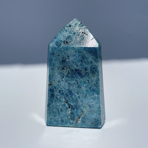 ブルーアパタイト タワー型18◇Blue apatite ◇ 天然石・鉱物・パワーストーン