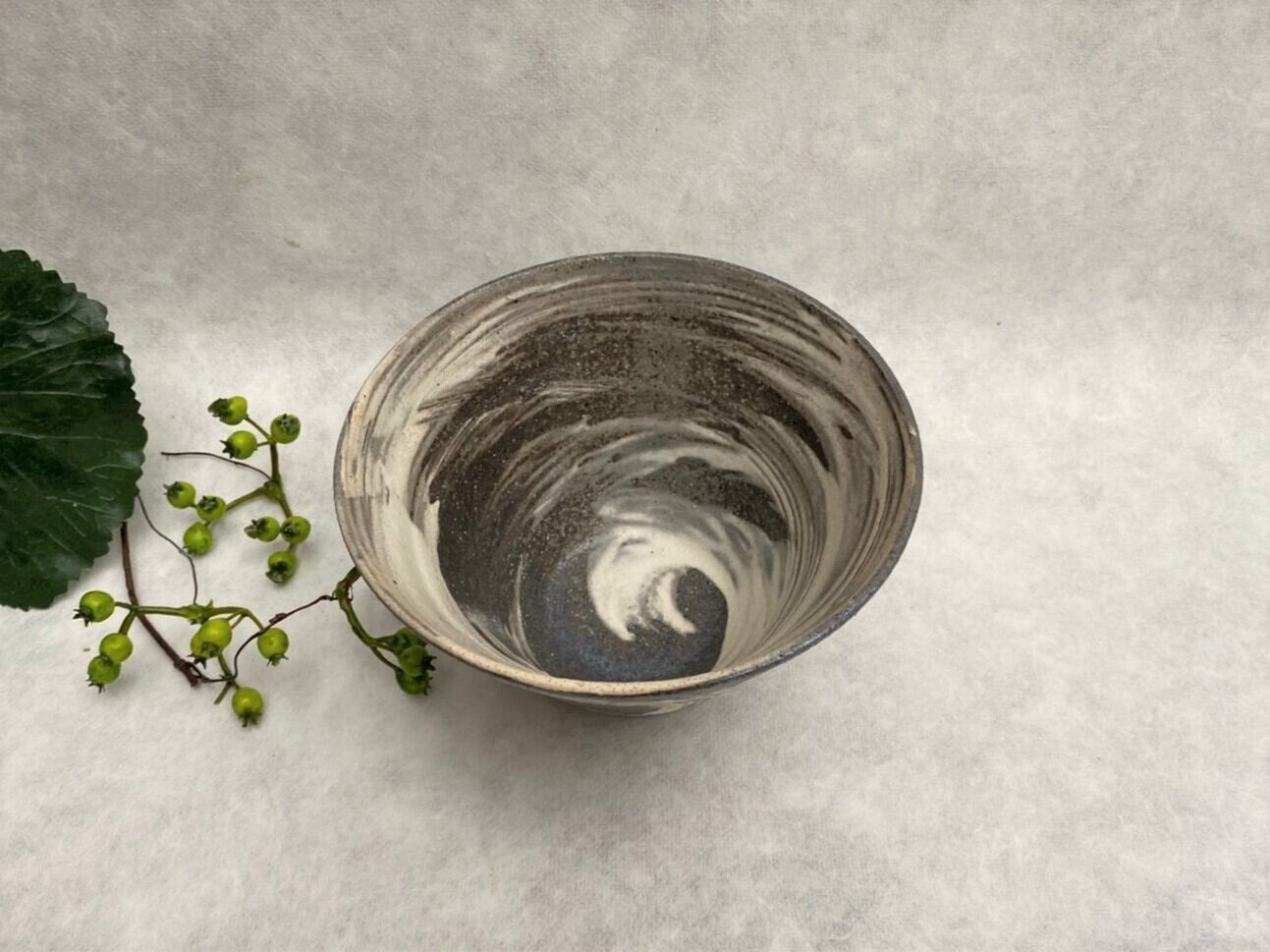★クラちゃん★ TSUNE KOUKOU 【田中恒子作】灰釉白刷毛花器 再入荷】丼 S (650 cc) 焼締 白刷毛 | TSUNE;田中恒子の器 オンライン