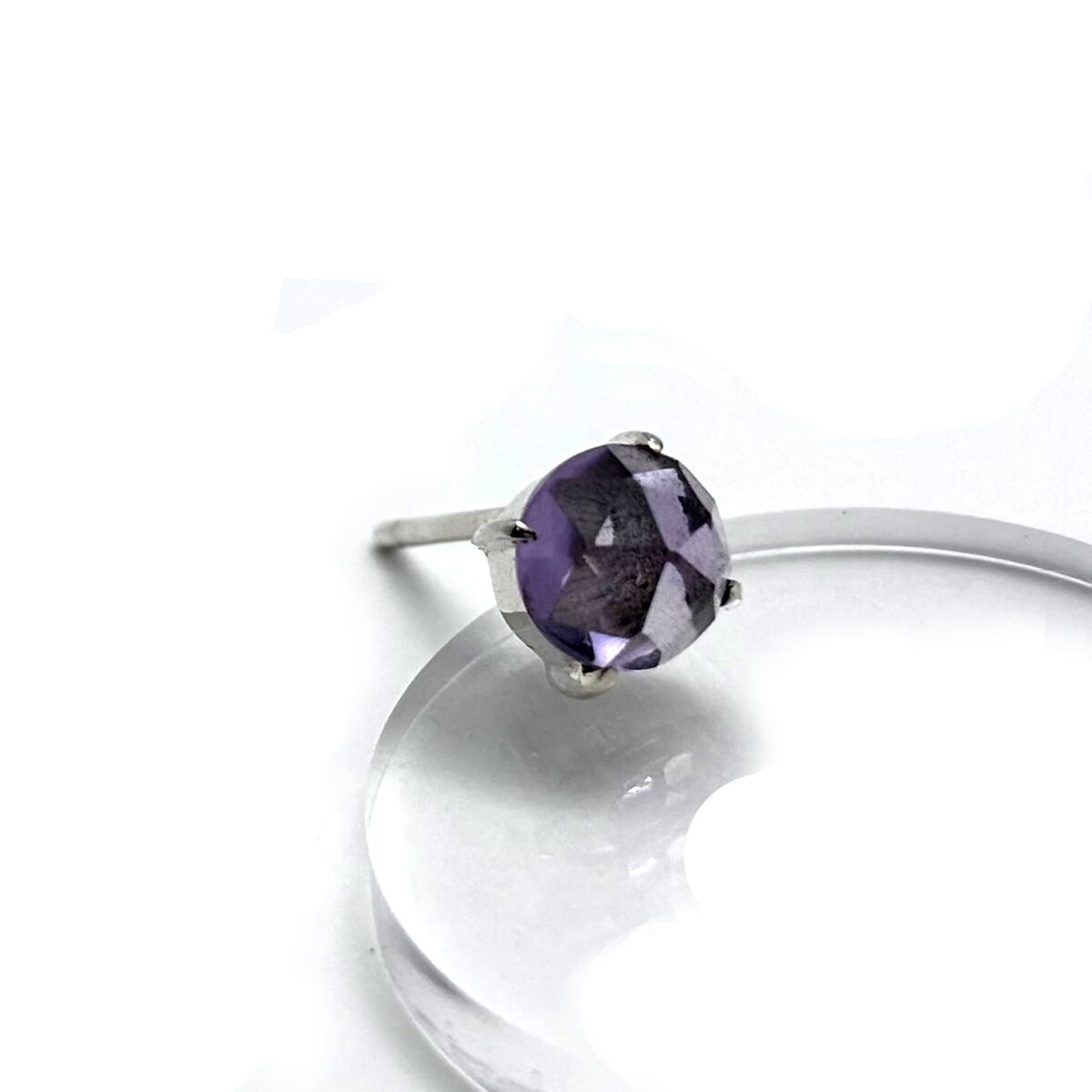 V系｜ローズカットのアメジストピアス｜シルバー925 片耳用｜メンズ