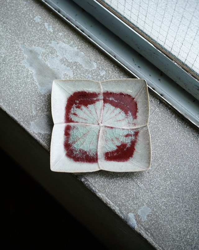 桃釉紫陽花形四方小皿 / 雪ノ浦裕一