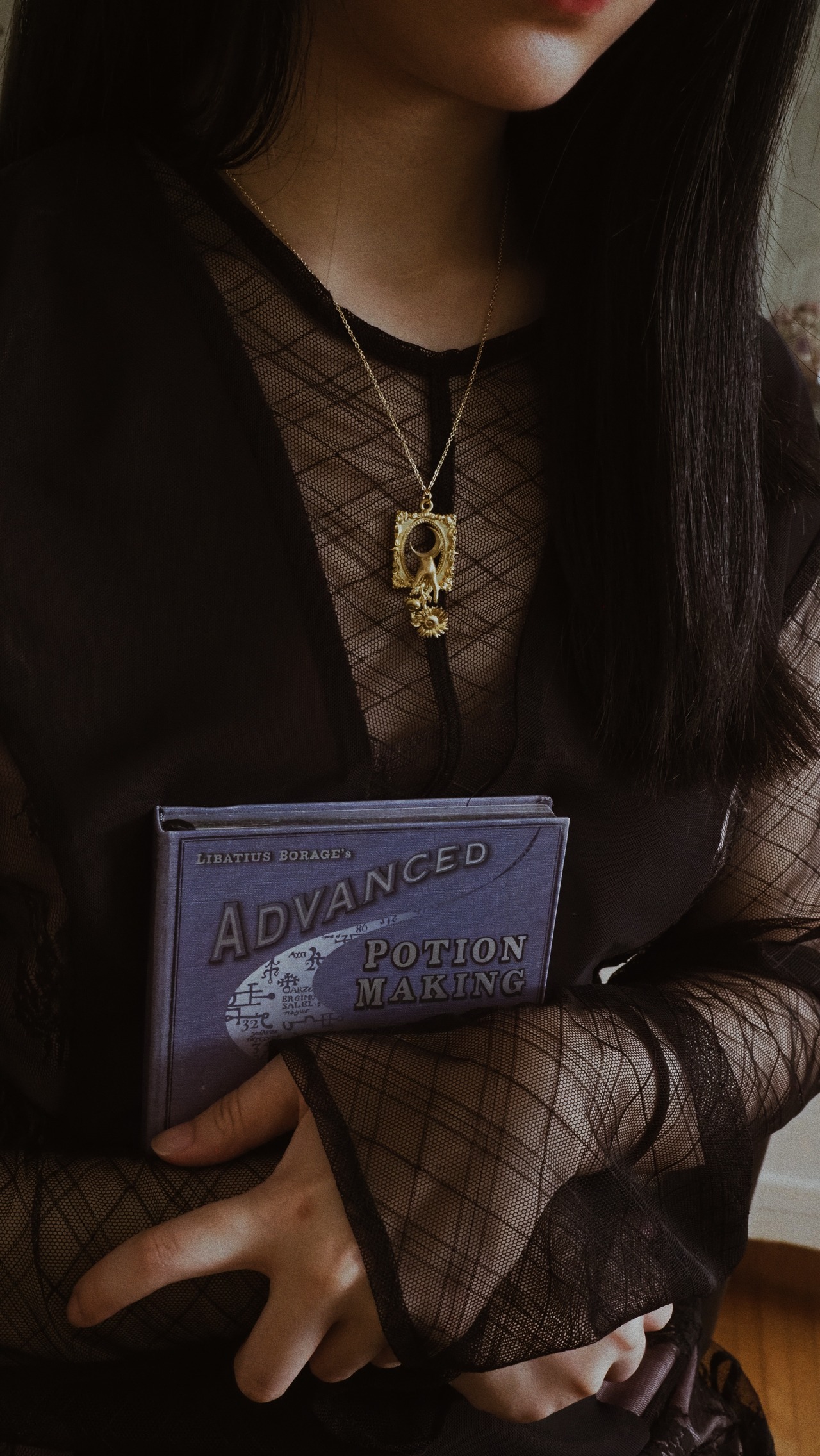 月に焦がれた向日葵の首飾り　真鍮