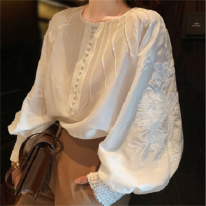 【送料無料】 トップス ブラウス ロング丈 長袖 ランタンスリーブ Aライン フレア プルオーバー 刺繍 透け感 薄手生地 かわいい 大人可愛い 大人女子 こなれ感 シンプル カジュアル 大人 上品 おしゃれ お洒落 ラフ コンサバ フェミニン ガーリー 花柄 夏 20代 30代 40代 女性用 レディース ママ デート お出かけ お茶会 女子会 休日 演奏会 授業参観 着回し プチプライス デイリーユース 普段使い ファッション コーデ スタイル 楽ちん 定番アイテム 着痩せ