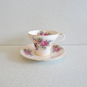 【アンティーク】英国・エインズレイ 淡いピンクの花柄カップ&ソーサー