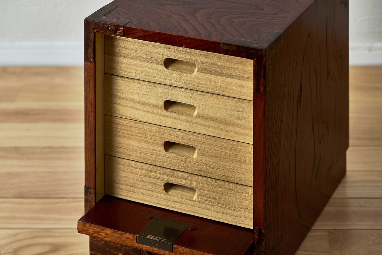 02 欅 小箪笥 からくり手文庫 鍵付き | tukuru｜つくる｜古道具・家具