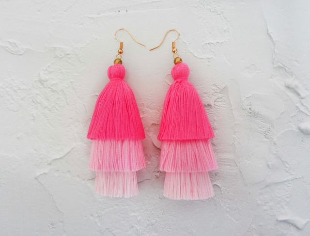 タッセルピアス