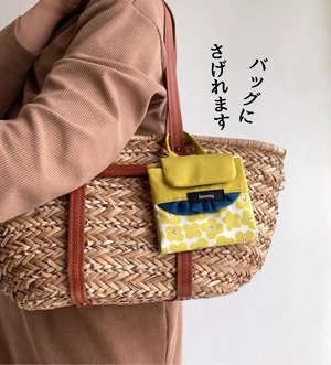 ティッシュケース・ストラップ（ボックスティッシュ詰め替え）