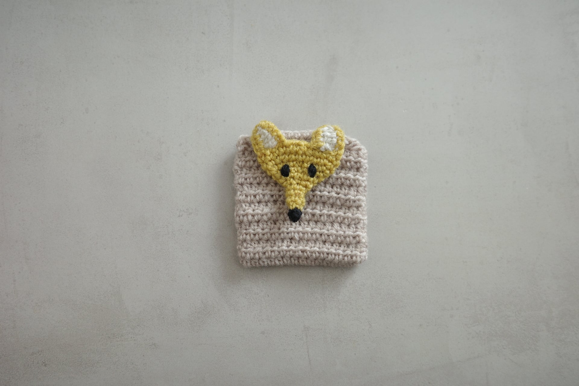 きつねのミニミニましかくポーチ・ミルクティ(7×7cm)