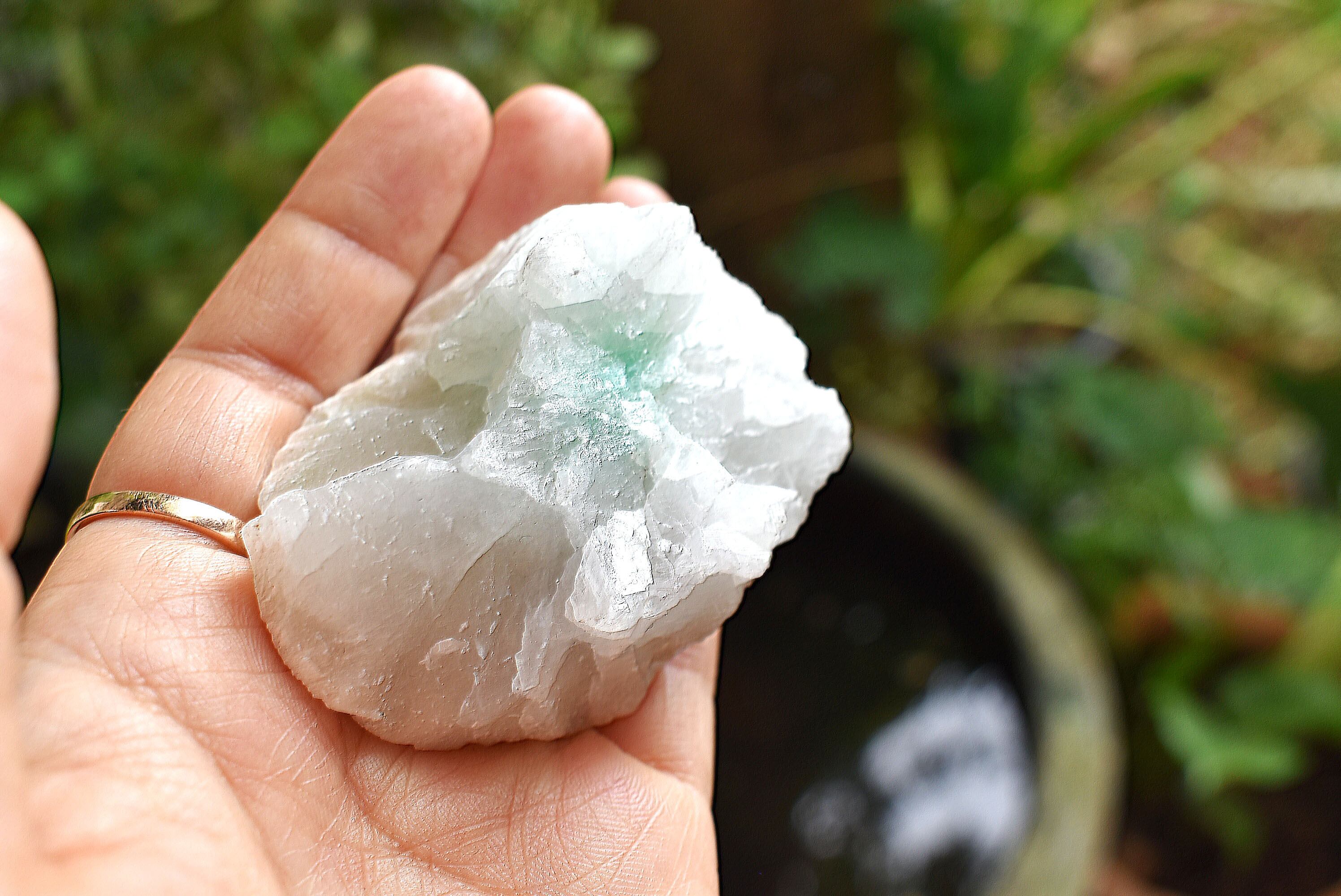 緑のポイント☆グリーンアポフィライト原石☆置物・鉱物apo001 | Funky