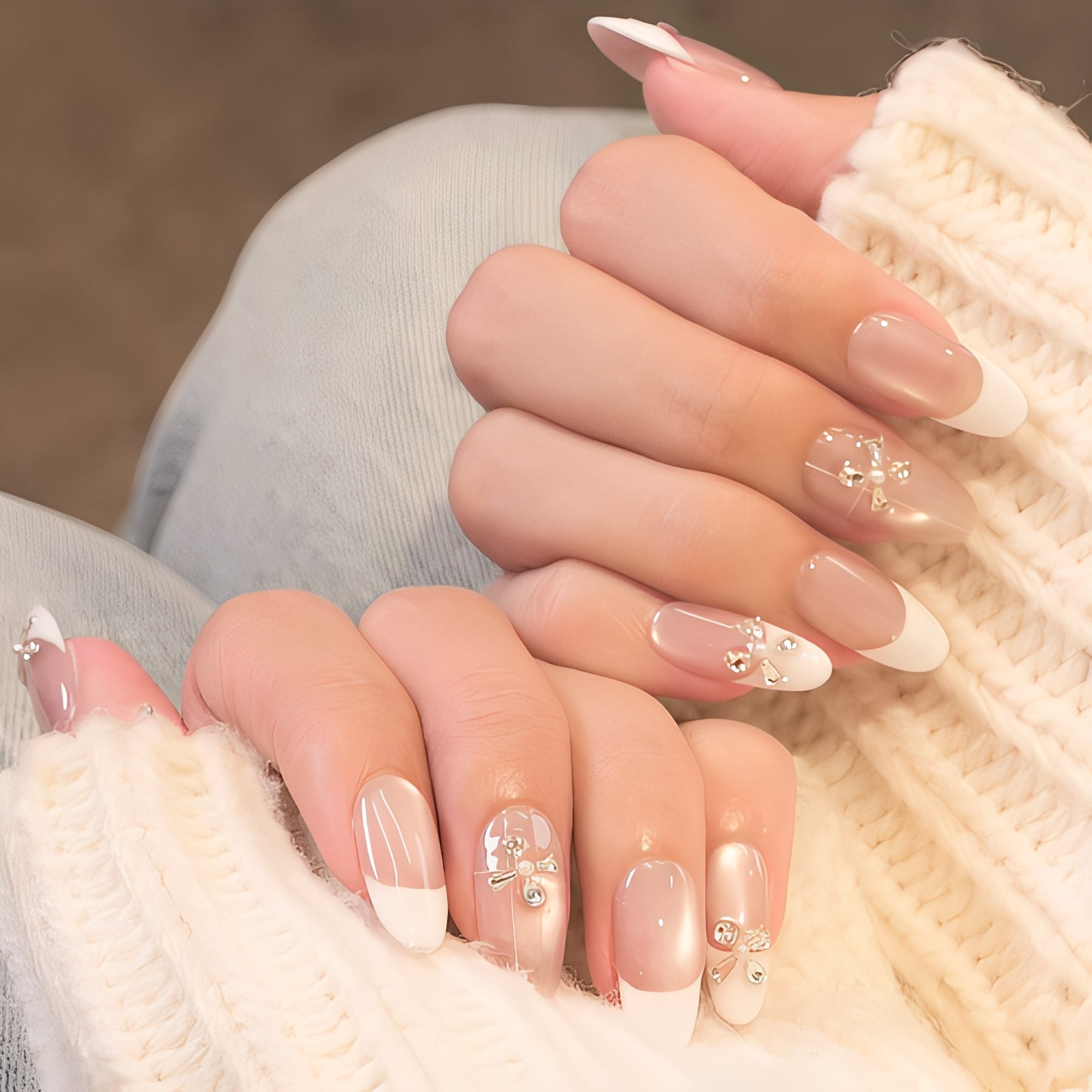 ミルキーホワイト×ビジューリボン｜クラシックフレンチ | 【PLUM