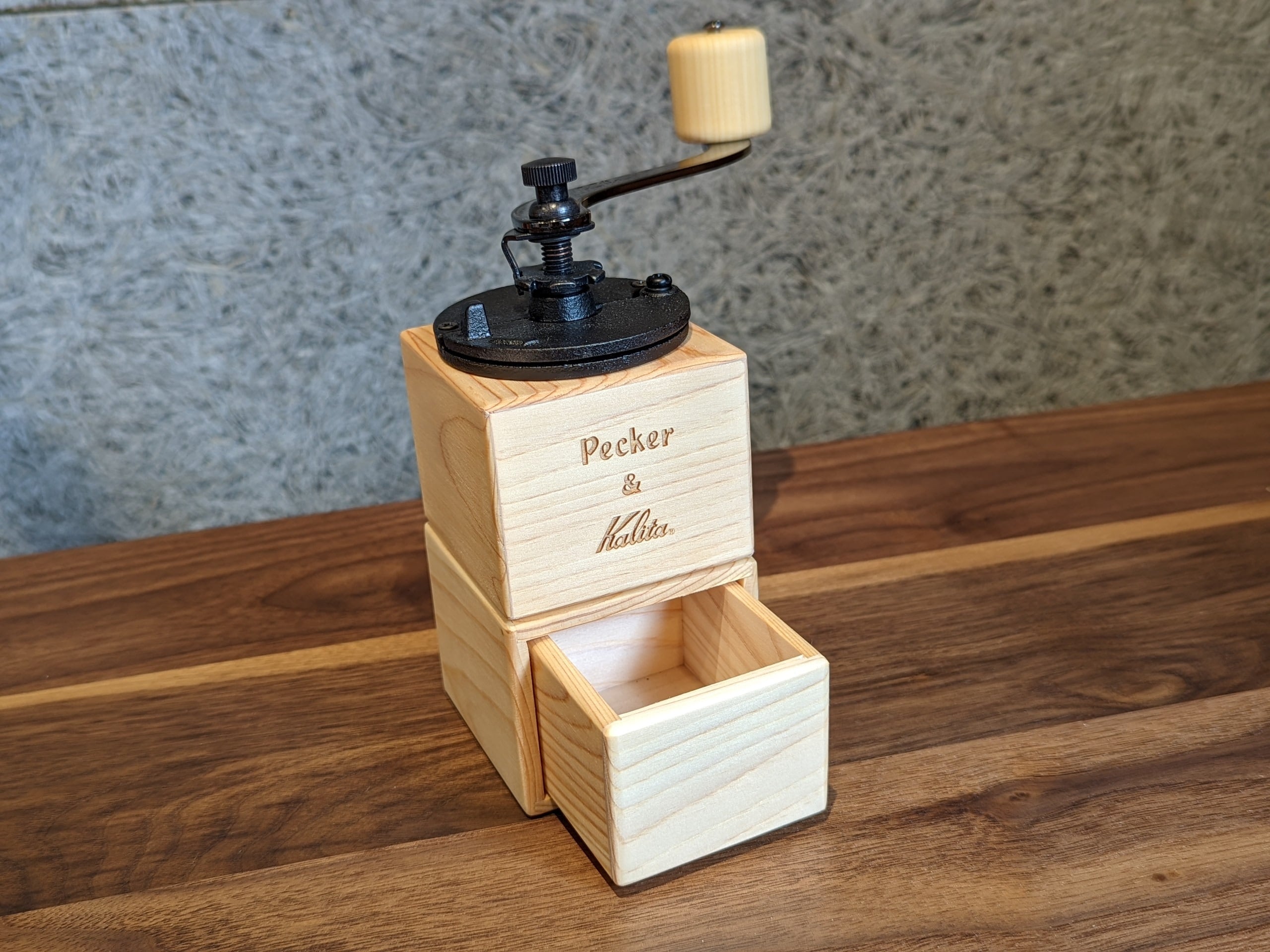 コーヒーミル P&K（ヒノキ・チェリー） | kalita | inoya | Basic Life