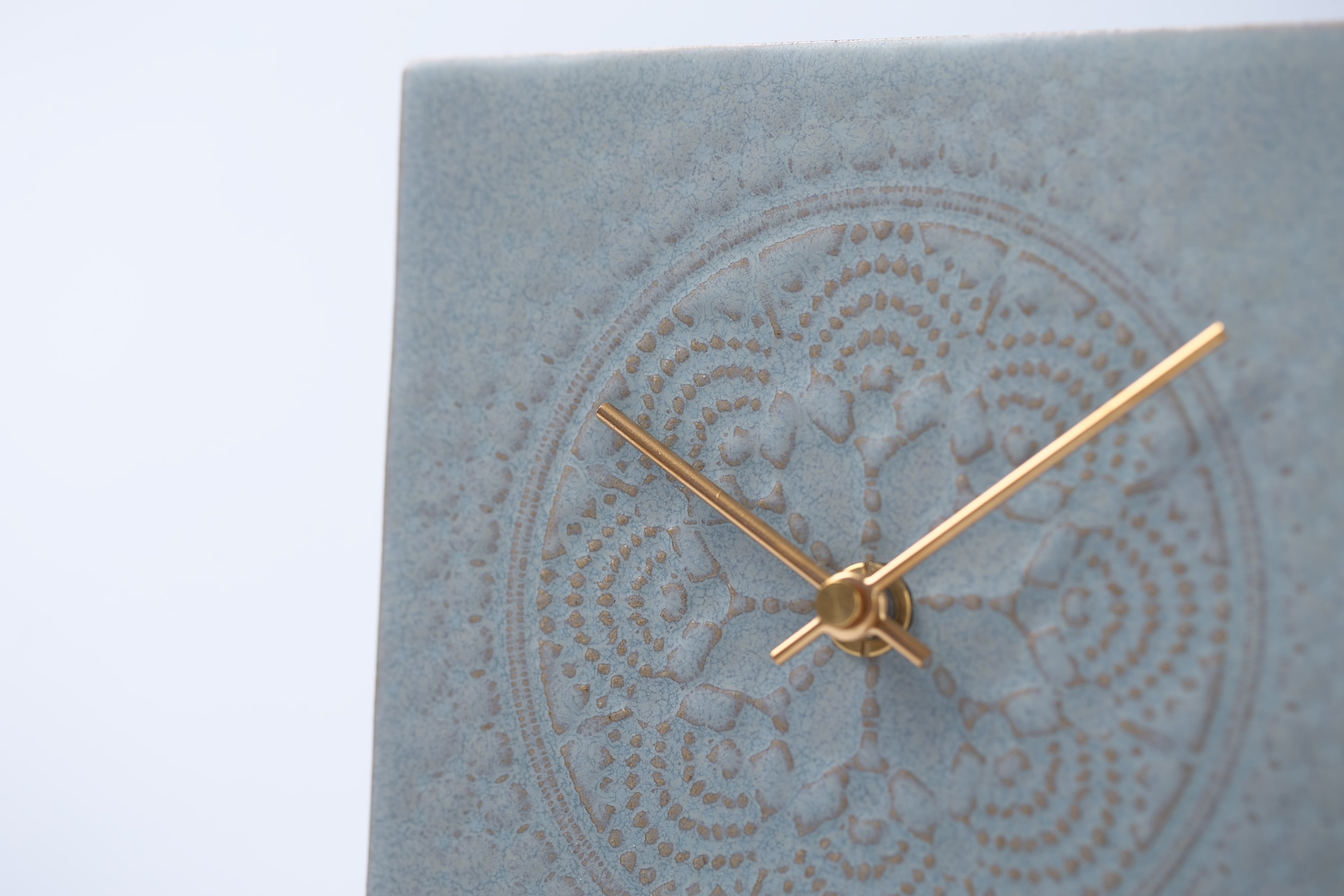 タイルの時計 LACE TILE CLOCK グレー | 【公式】SUGY JAPAN | タイル