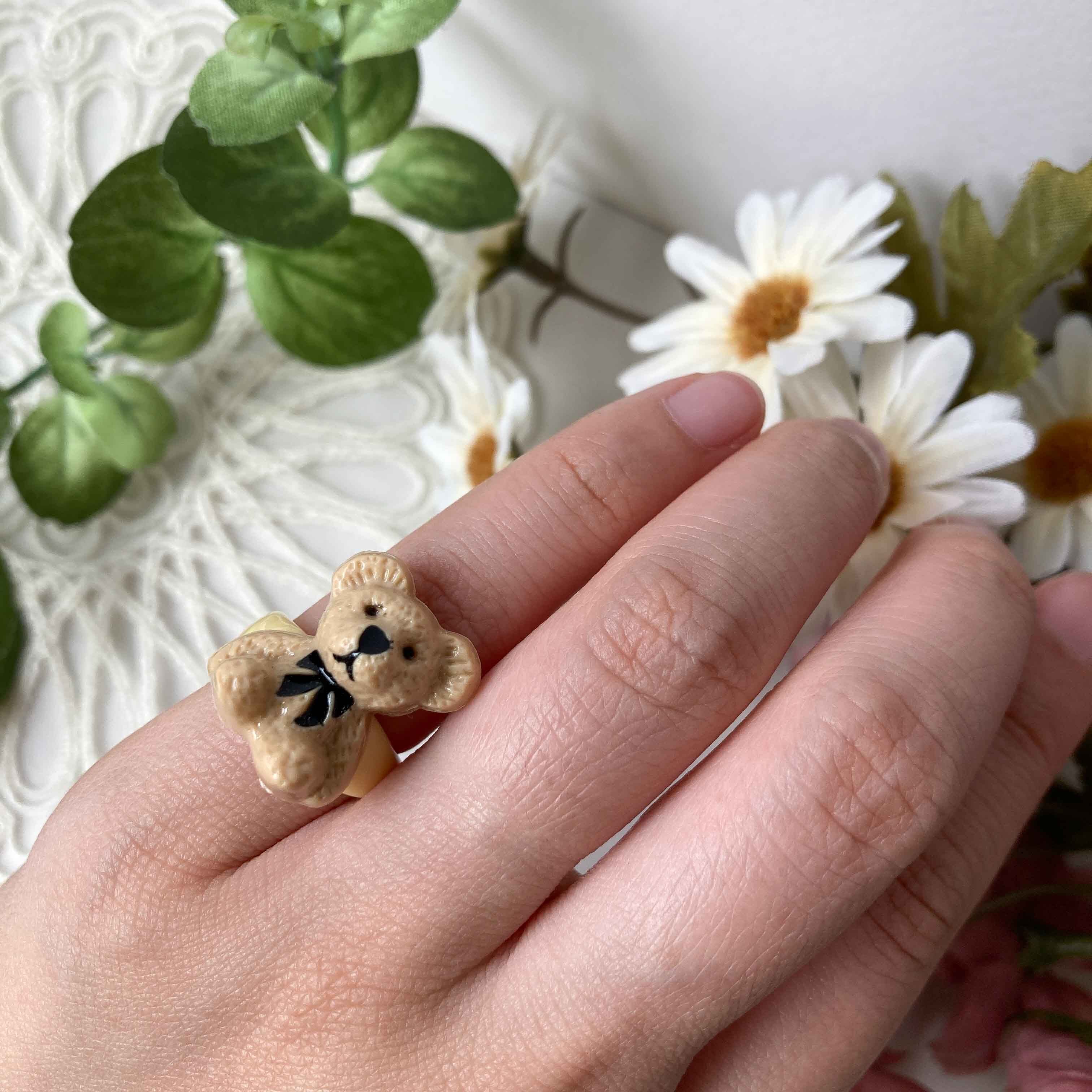再入荷〉おすわりクマのキッズリング | Dua-アクセサリーパーツショップ