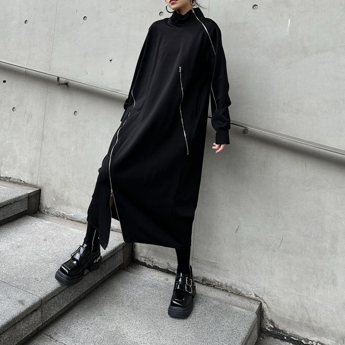斜めジップ ハイネック スリット ロングワンピース 1color ON1076