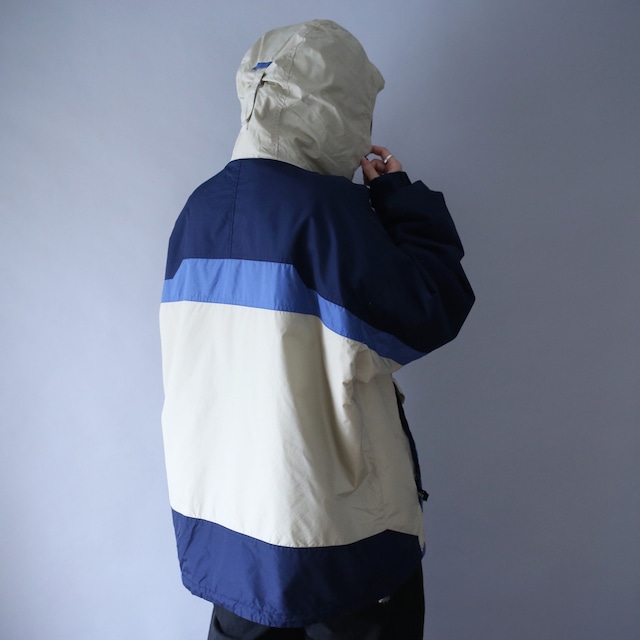 "Columbia" 3-tone future good coloring over silhouette anorak parka