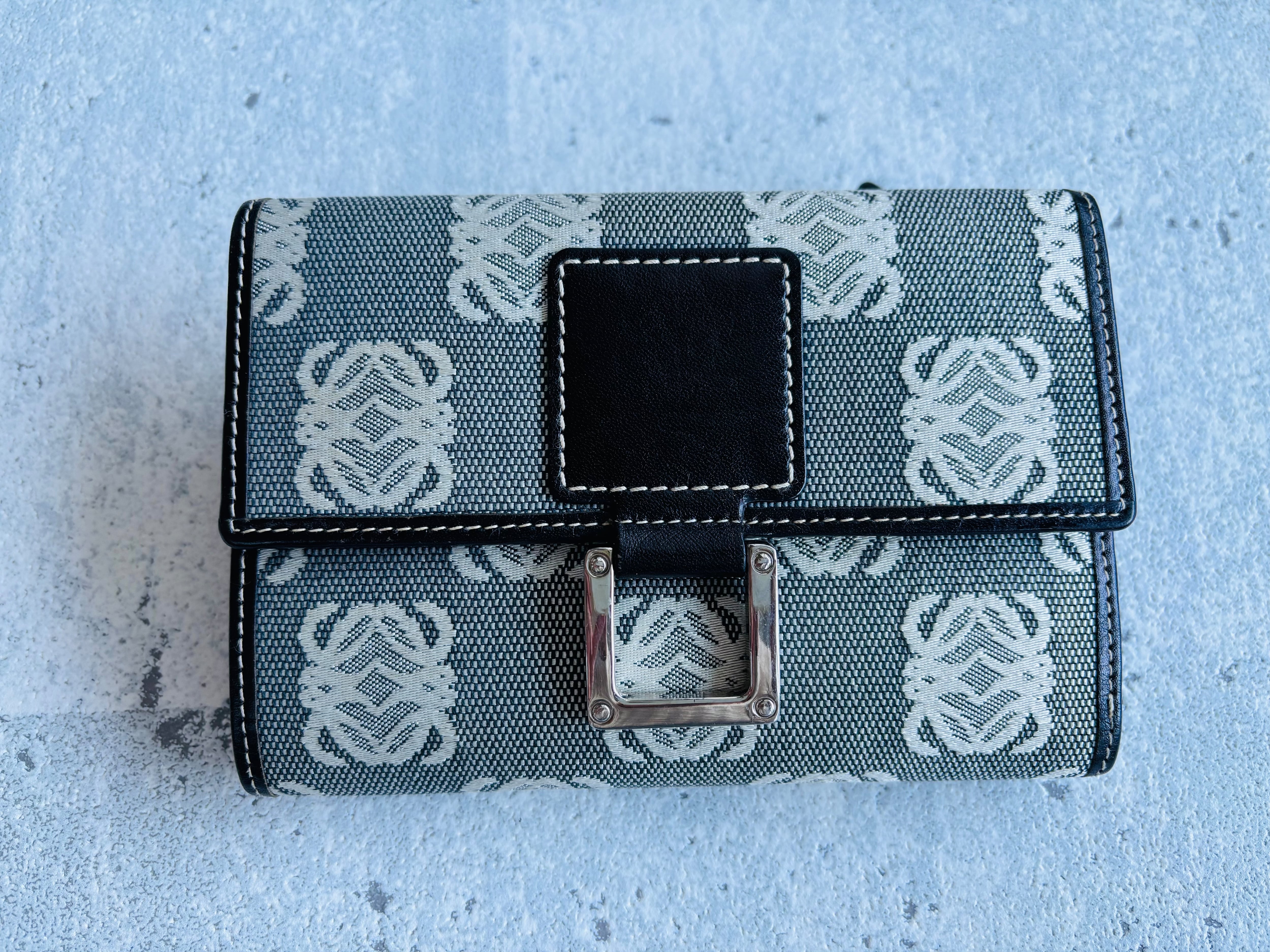 LOEWE アナグラムジャガード 三つ折り財布 グレー×ブラック