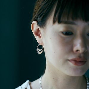 olga　ピアス　シルバー