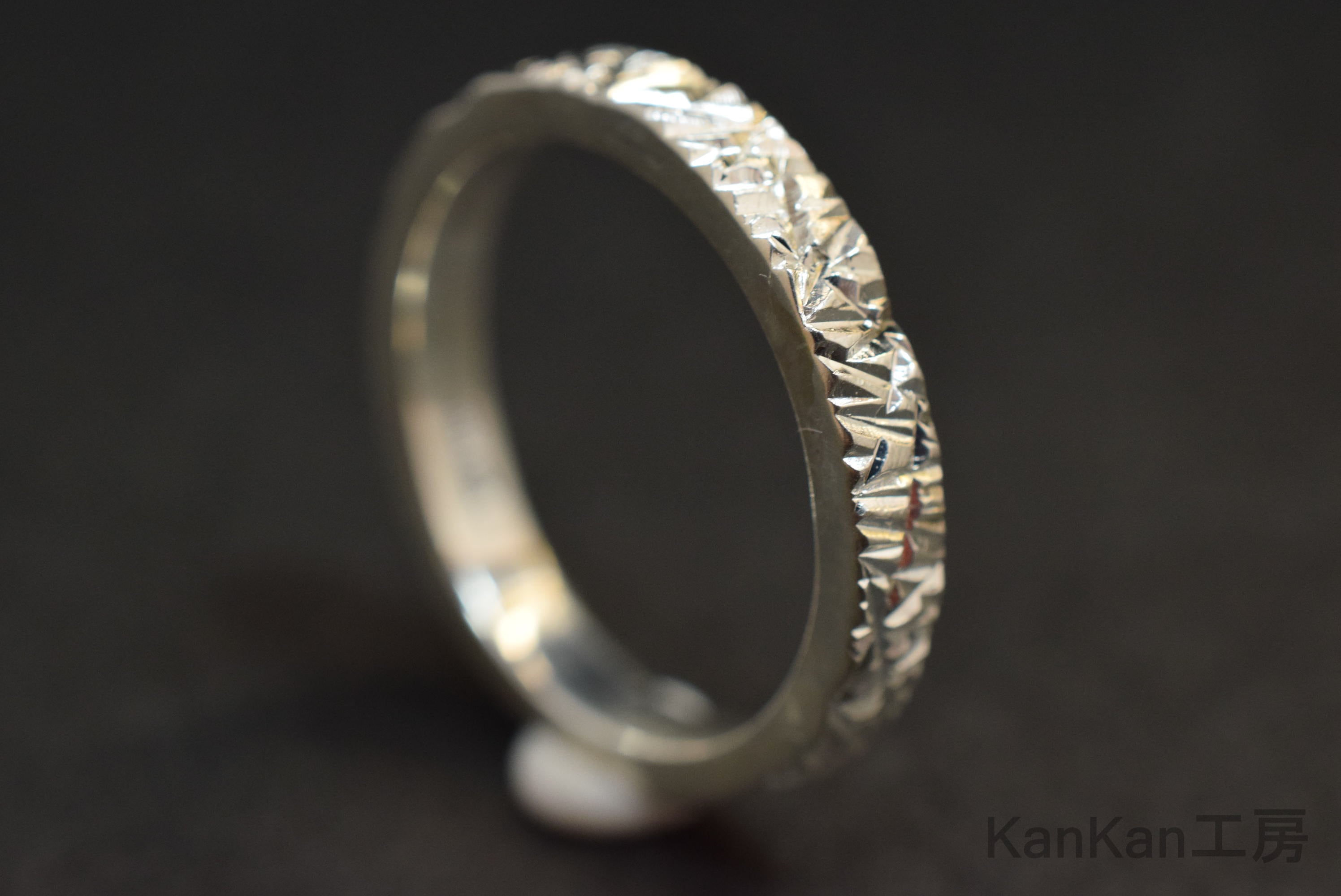 SVリング|乱彫り|平打ち・幅(約)3.0㎜