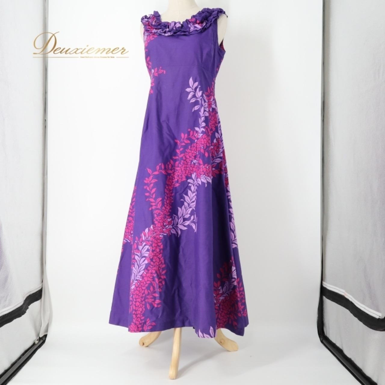 フラダンス 衣装 ワンピース ドレス パープル系 ハワイアンプリント アロハ フラ ダンス レッスン 練習 ノースリーブ フレアスカート フリル 華やか 鮮やか かわいい おしゃれ 上品 大人っぽい ピンク系 紫 ピンク 花柄 植物柄 フラダンス衣装 ハワイアン ドレス パーティー 夏祭り 大人用 レディース お出かけ 発表会 着心地 リゾートエレガント 刺繍 おしゃれ着 柄物 ビビッドカラー