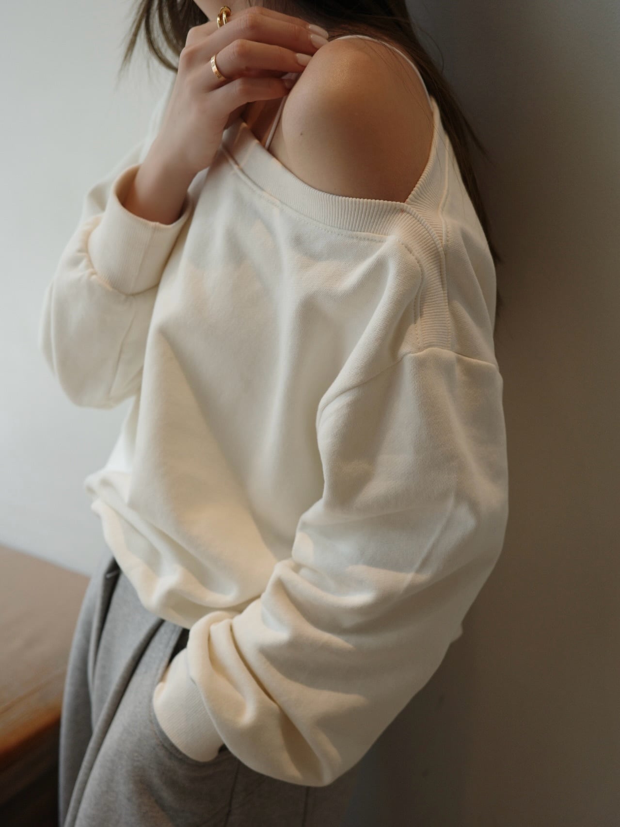 Offshoulder sweat tops / ivory （即納商品） | moripon.