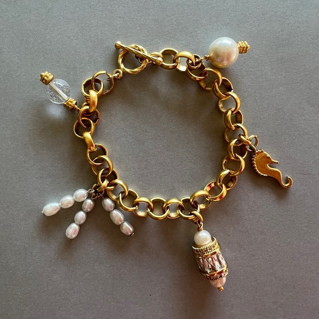 Restock / Gold Charm Bracelet