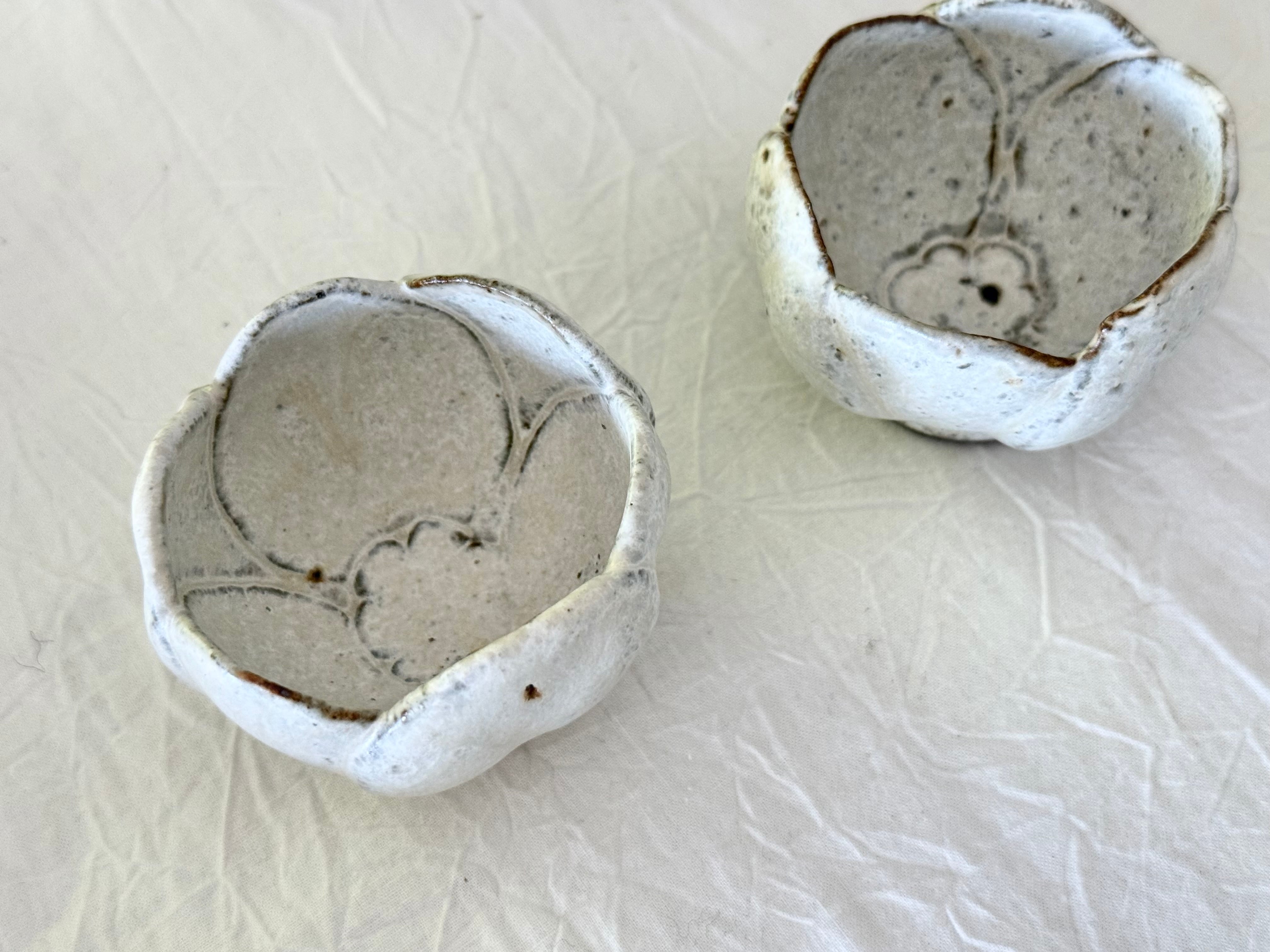 antique shiromoegi つぼみ小鉢