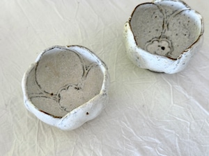 antique shiromoegi つぼみ小鉢