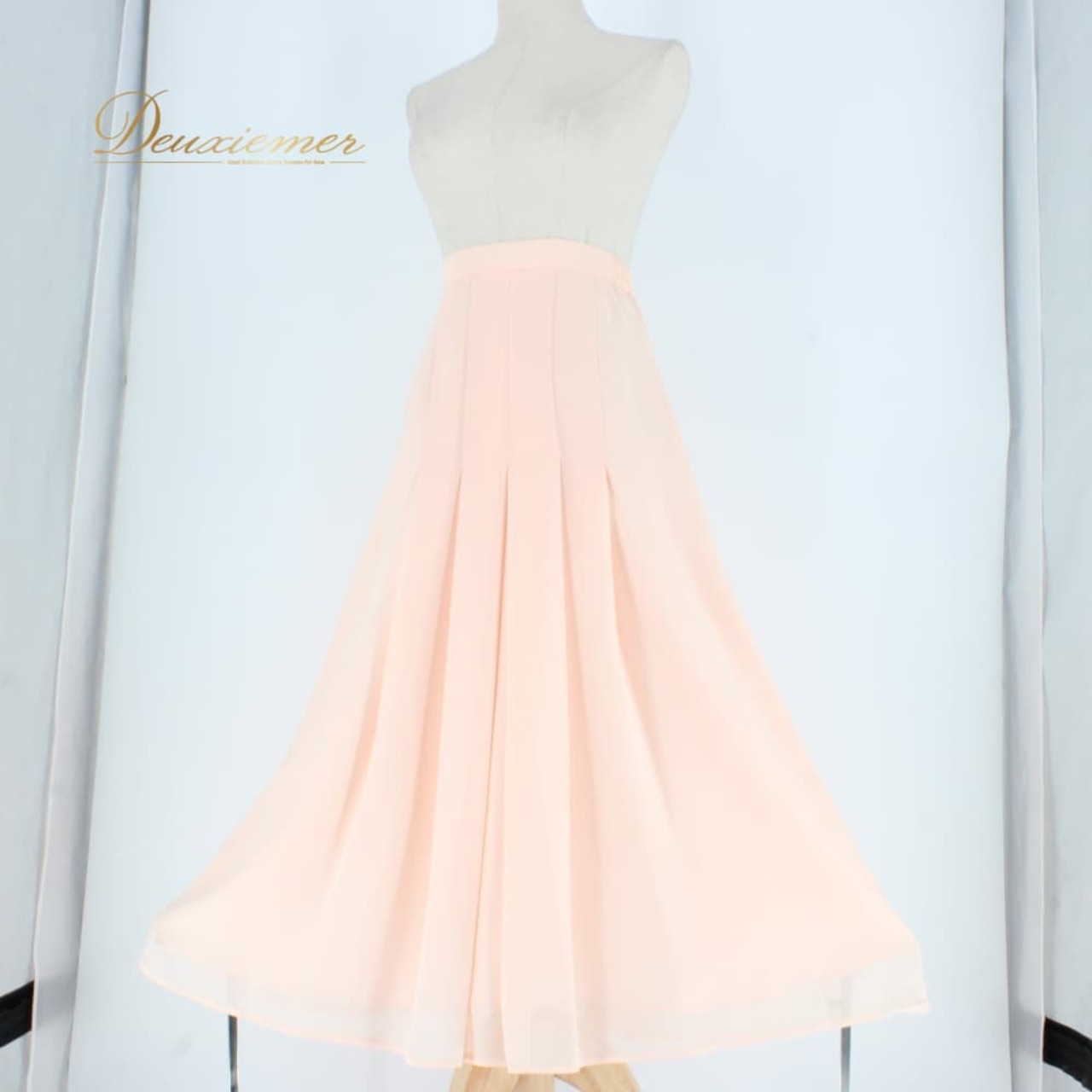 社交ダンス 衣装 スタンダード スカート レッスンウェア レディース Papillon ピンク系 無地 フォーマル シンプル 練習着 上品 清楚 社交ダンススカート スタンダード用スカート 薄ピンク系 サーモンピンク系 ピンクベージュ系 無地スカート プリーツ風 デザインスカート フレアスカート ふんわりスカート 練習用 競技用 発表会用 コーラス風 上品ドレス風 レッスンウエア レディースフォーマル ダンス衣装 日本製 きれいめ きちんと感 体型カバー すっきりライン スタイリッシュ